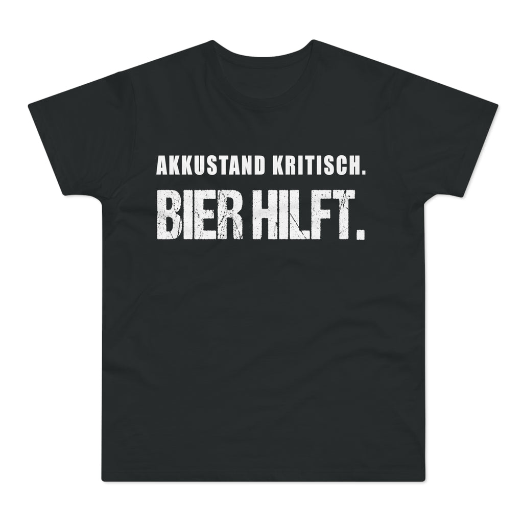 Akkustand kritisch. Bier hilft. – Herren T-Shirt